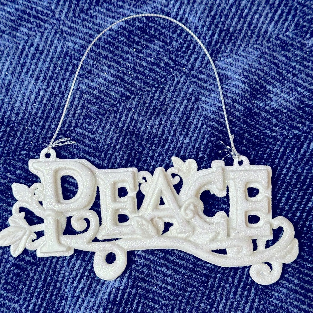 Set Of 3 Decorative Inspirational Ceramic Hanging Ornaments “Peace, Love & Hope” - Picture 4 of 6